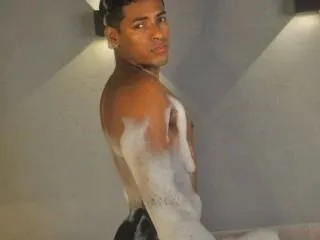 Live sex webcam photo for Arnold23 #6338772