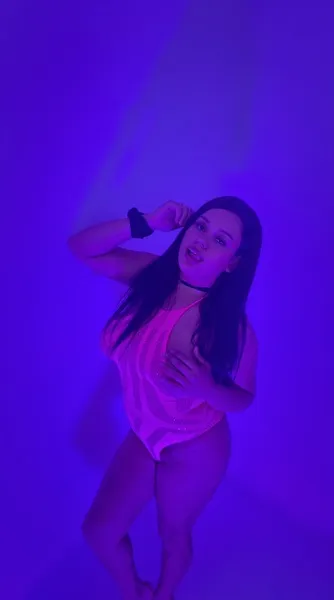 Live sex webcam photo for MarilynLyn #6280140