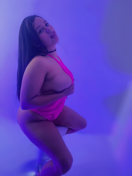 Live sex webcam photo for MarilynLyn #6280086