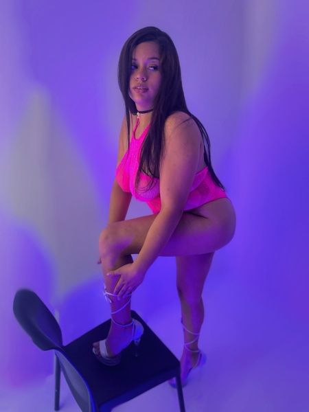 Live sex webcam photo for MarilynLyn #6280107