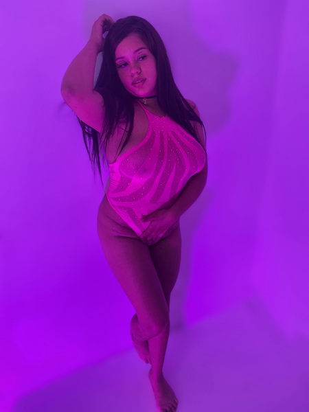 Live sex webcam photo for MarilynLyn #6280109