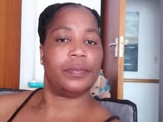 Live sex webcam photo for CURVYCHOCOLATEXX #6262746