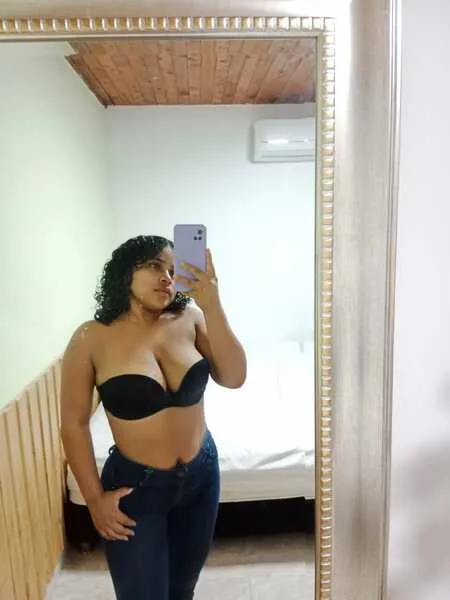 Live sex webcam photo for LuceroSuithKm #6536821