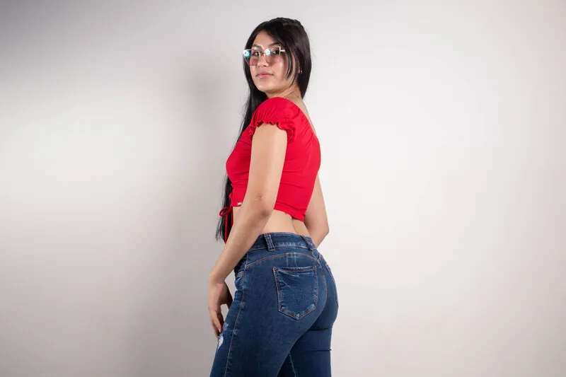 Live sex webcam photo for EmmaaHenderson #6270178
