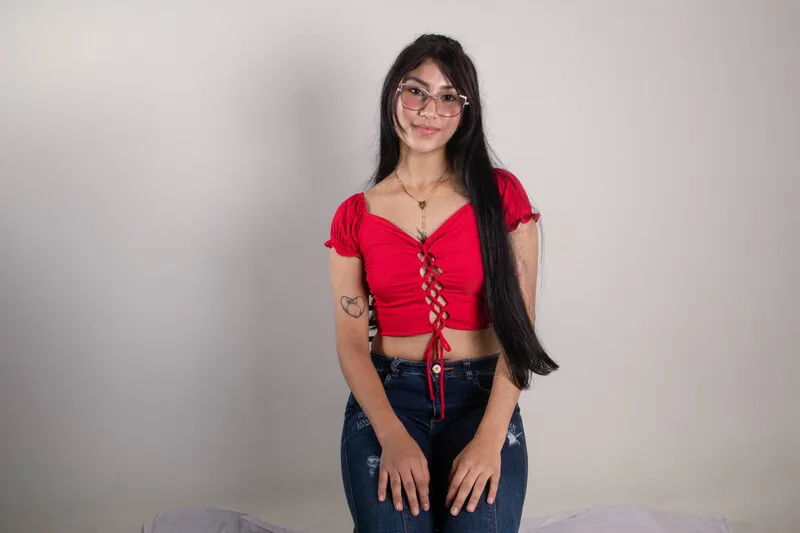 Live sex webcam photo for EmmaaHenderson #6270179
