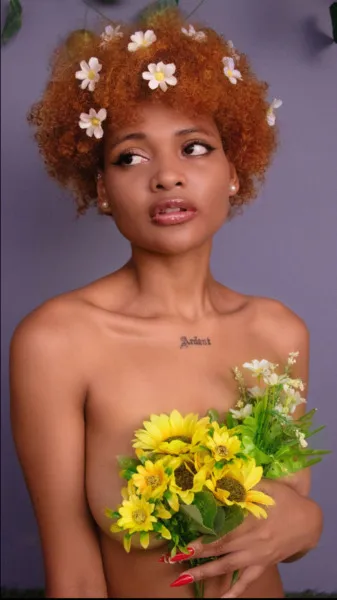 Live sex webcam photo for Curly_Gurl #6293493