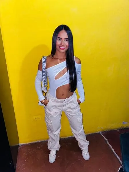 Live sex webcam photo for SashaLaker #6315575