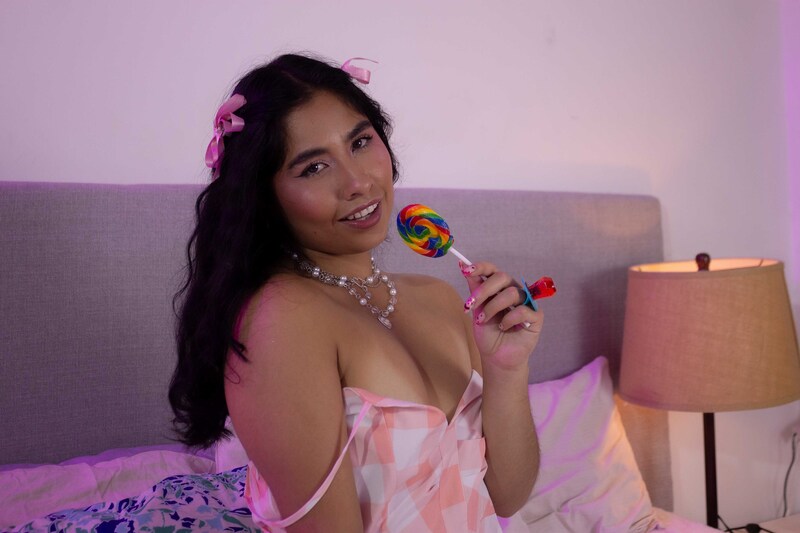 Live sex webcam photo for ZafiroEvans #6484352