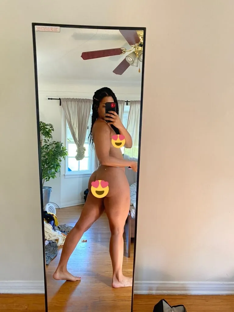 Live sex webcam photo for RaeWerks #7109840