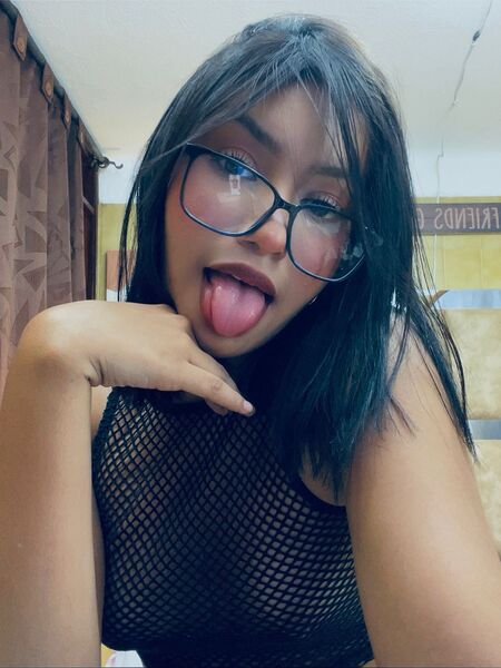 Live sex webcam photo for CuteyAlaska #6476491