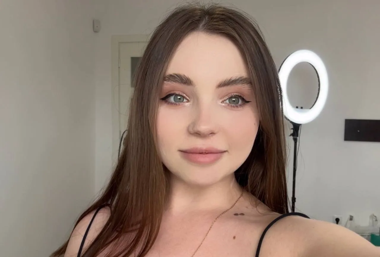 Live sex webcam photo for EvelinMils #7827375