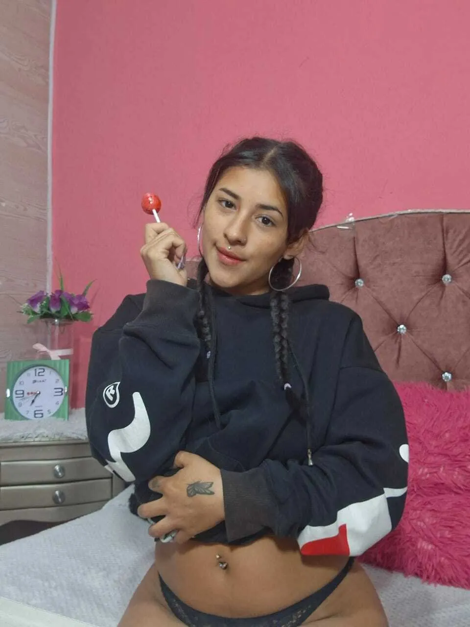 Live sex webcam photo for emmajonzlx #7156720