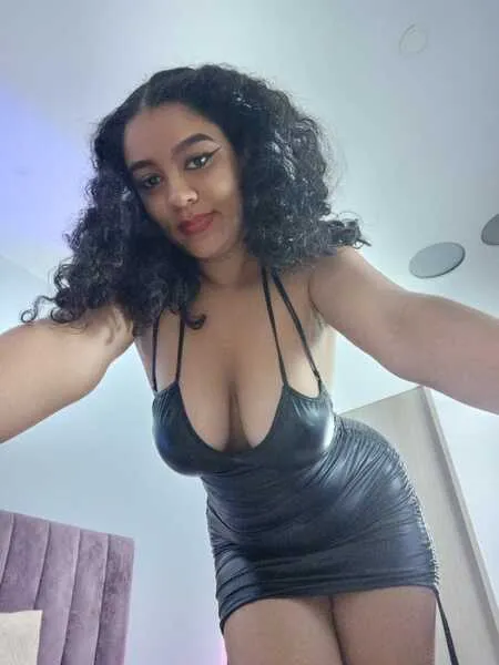 Live sex webcam photo for LaraBoobsweet #6325154