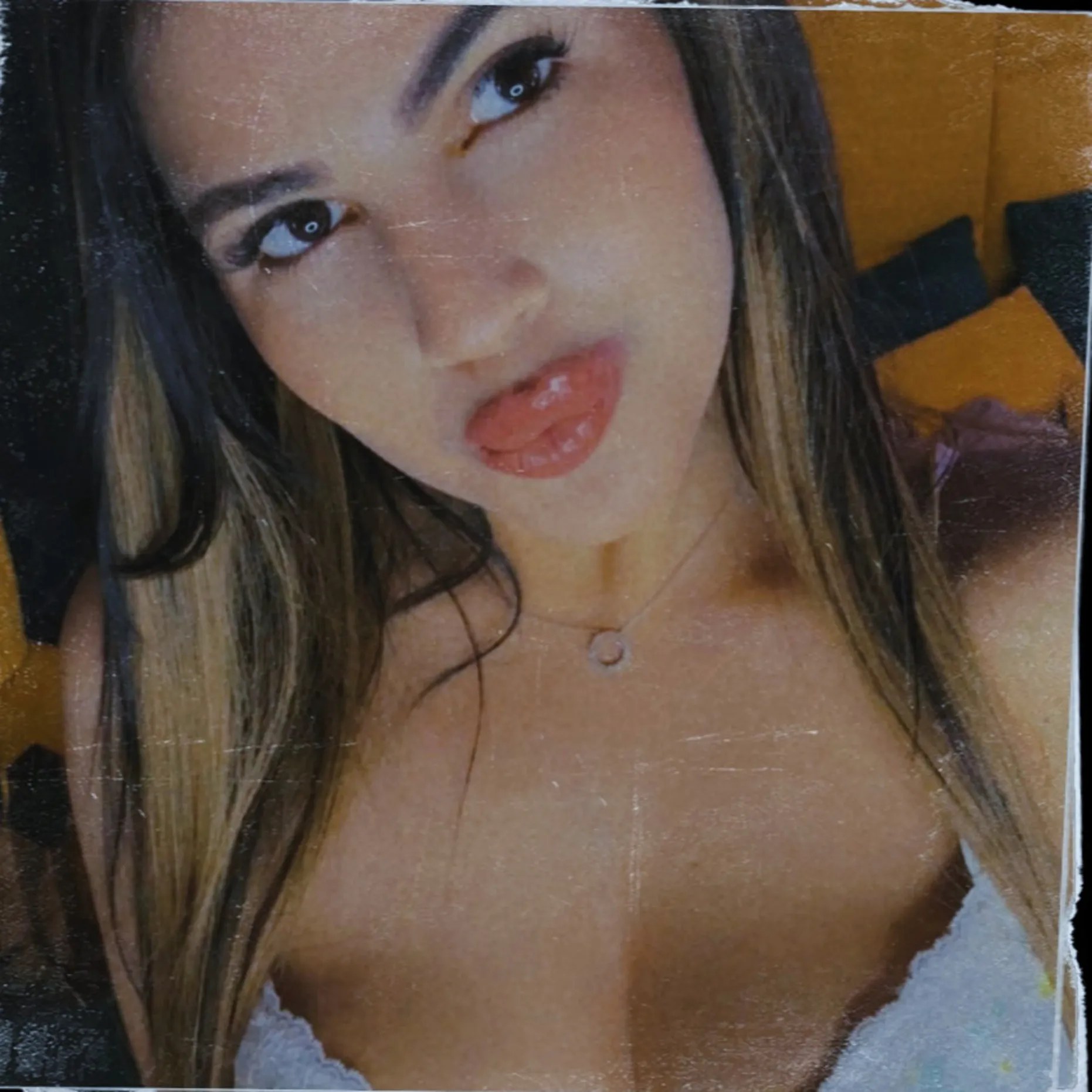 Live sex webcam photo for GiuliaHarvey #8212051