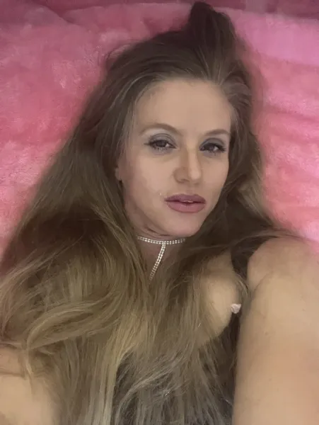 Live sex webcam photo for SophiaSageXO #6425733
