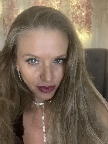 Live sex webcam photo for SophiaSageXO #6425740