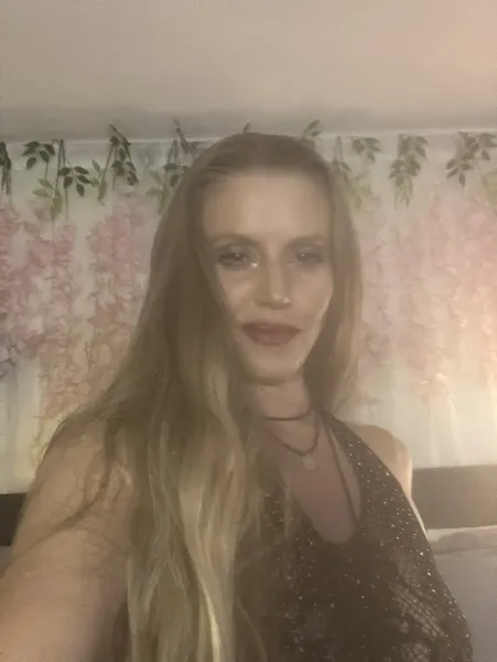 Live sex webcam photo for SophiaSageXO #6425717