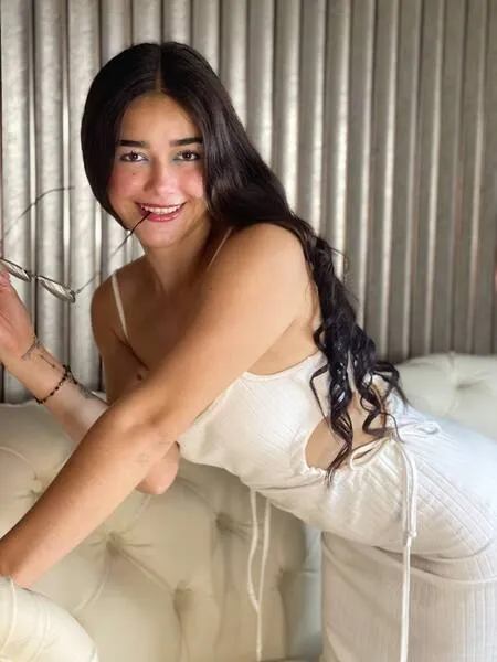 Live sex webcam photo for HeidyMartinss #6348550