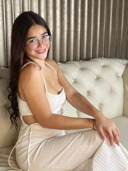 Live sex webcam photo for HeidyMartinss #6348549