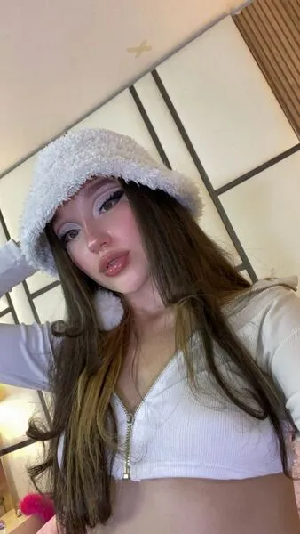 Live sex webcam photo for CristtySanzx #6330470