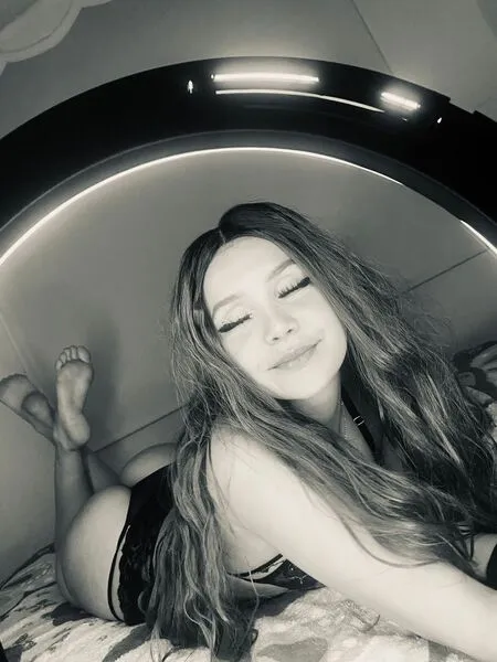 Live sex webcam photo for MissDaphneee #6293884