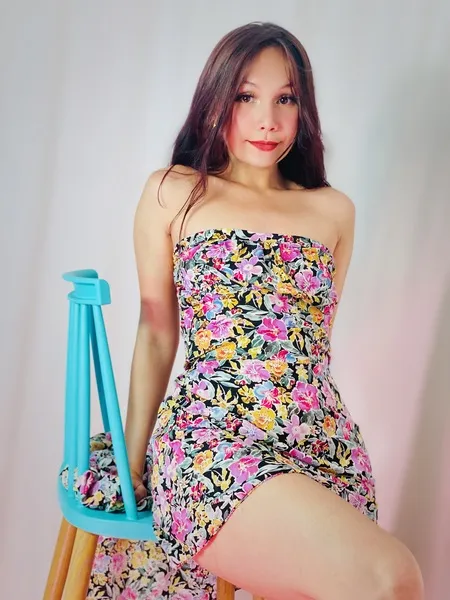 Live sex webcam photo for MissDaphneee #6293866