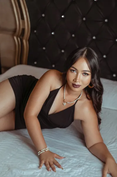 Live sex webcam photo for LindaDiRenzo #6284653