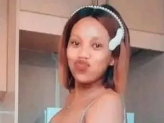 Live sex webcam photo for BigCurvyAssx21 #6281973