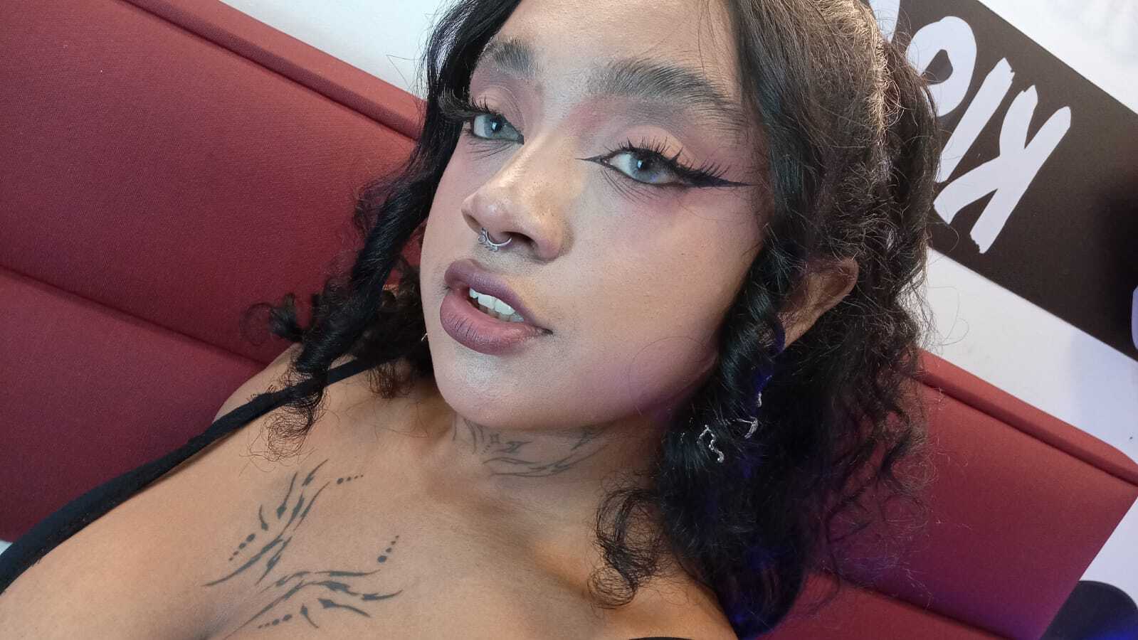 Live sex webcam photo for NovaSwan #7784039