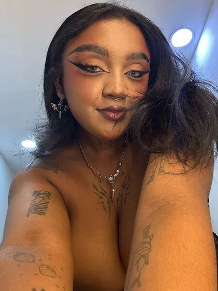 Live sex webcam photo for NovaSwan #7784174