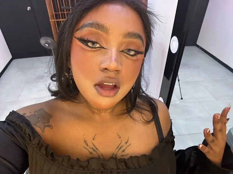 Live sex webcam photo for NovaSwan #7784179