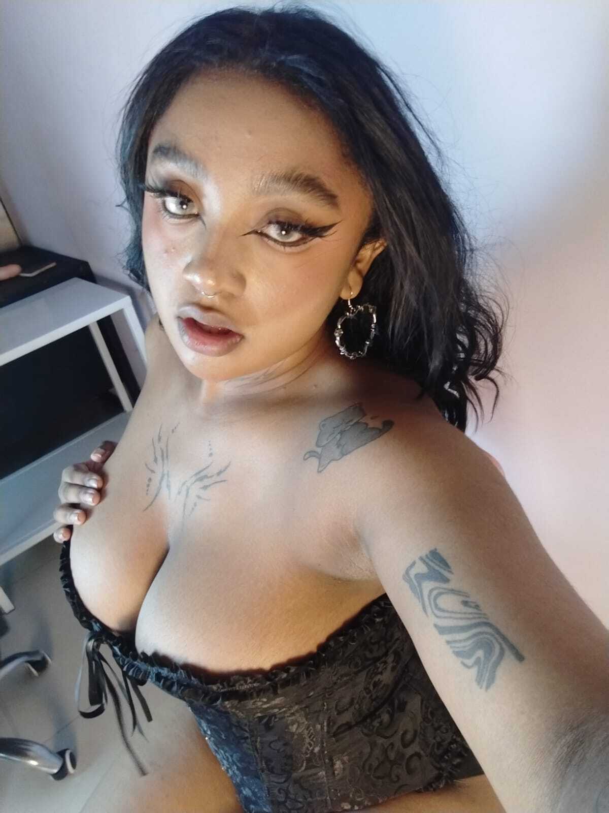 Live sex webcam photo for NovaSwan #7784135