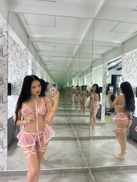 Live sex webcam photo for DhapneMiller #6303302