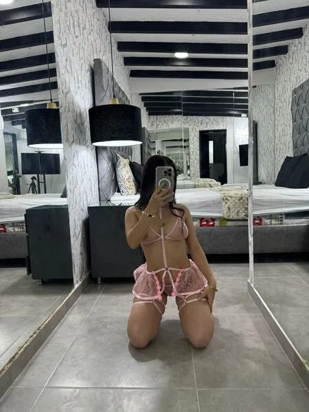 Live sex webcam photo for DhapneMiller #6303301