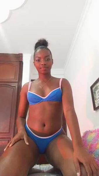 Live sex webcam photo for LucianaVasquez #6296928