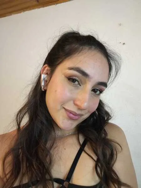 Live sex webcam photo for Lucia2121 #6977657