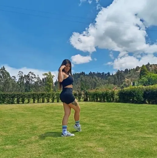 Live sex webcam photo for Vanesaross21 #6429721