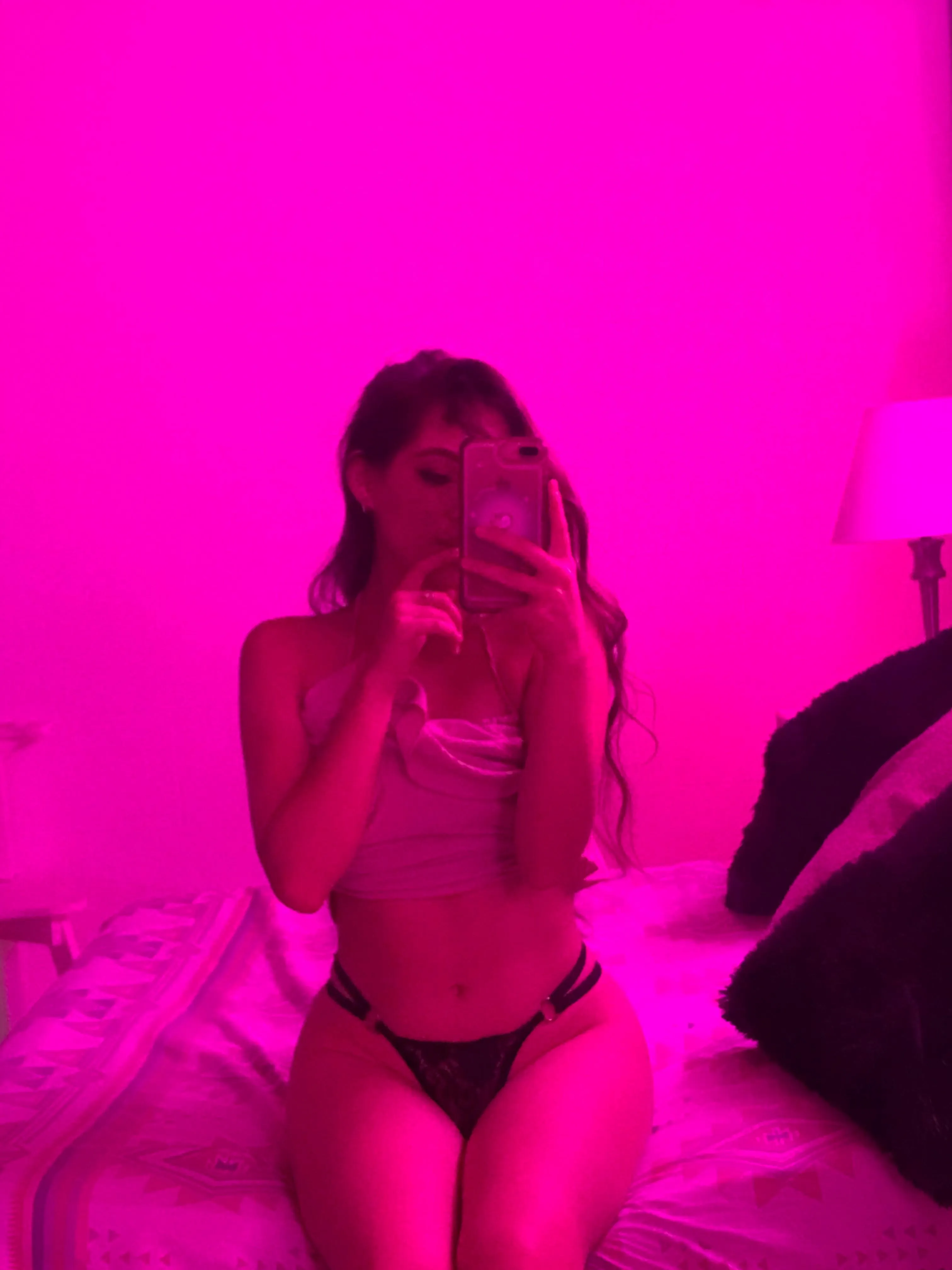 Live sex webcam photo for Greta_Petite #6290975