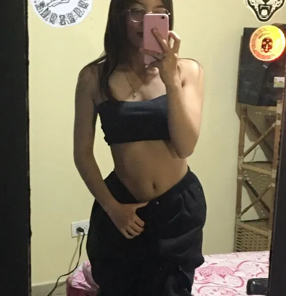 Live sex webcam photo for ameliehotcm101 #6298625