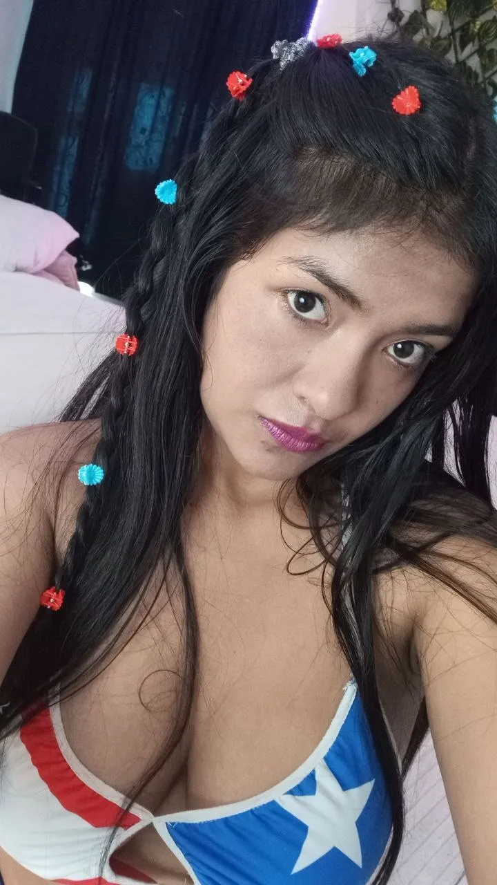 Live sex webcam photo for ArianithaaXoX #7335520