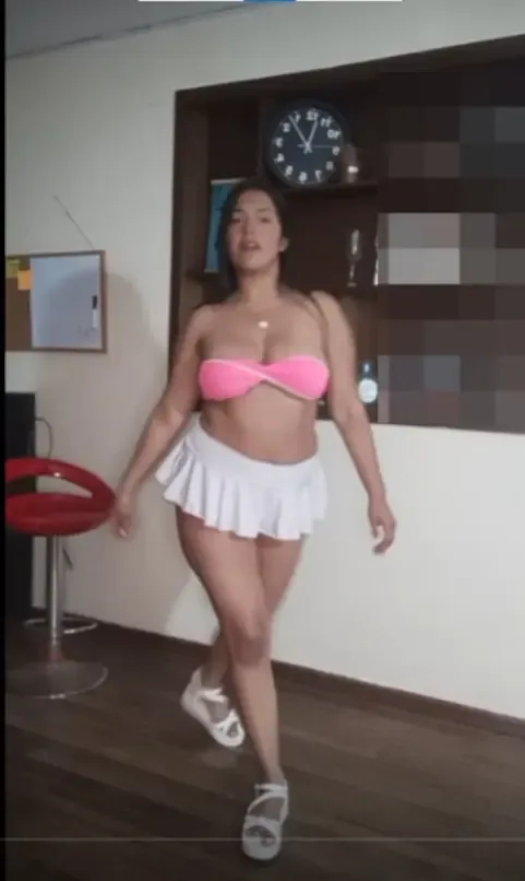 Live sex webcam photo for ArianithaaXoX #8698089