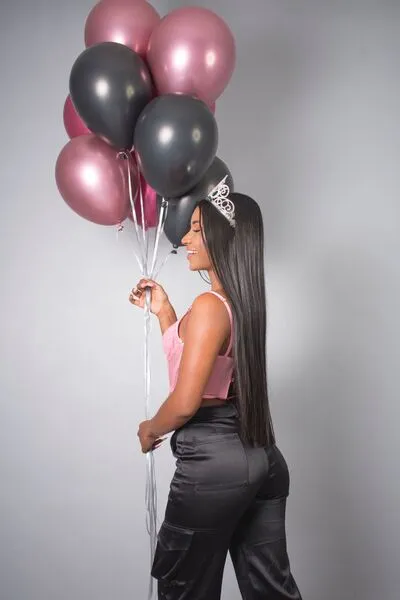 Live sex webcam photo for sophiebrunette #6296765