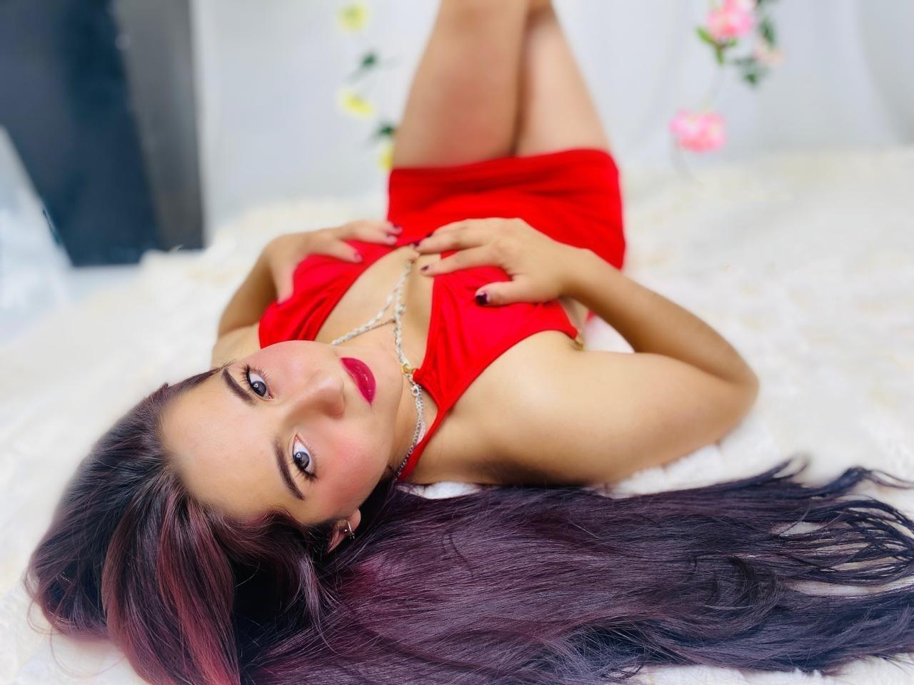 Live sex webcam photo for MariaClayy #7928348