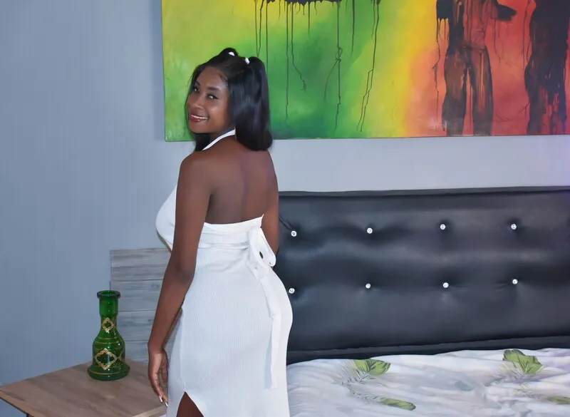 Live sex webcam photo for ClaraaLu #6311479