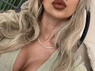 Live sex webcam photo for ArianaBlakes #6876408