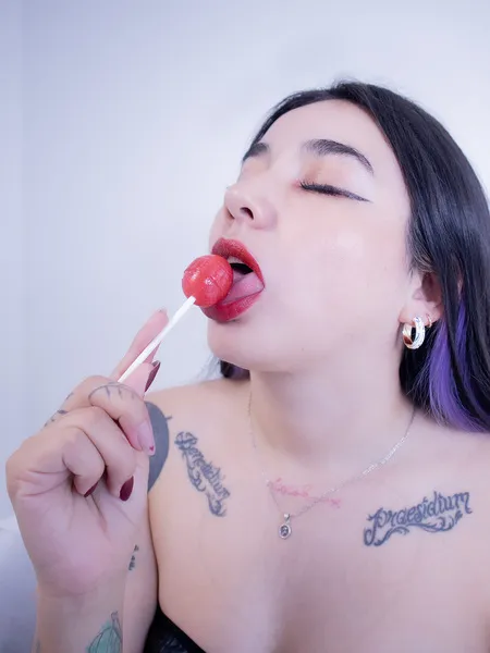 Live sex webcam photo for JeyLee #6354842