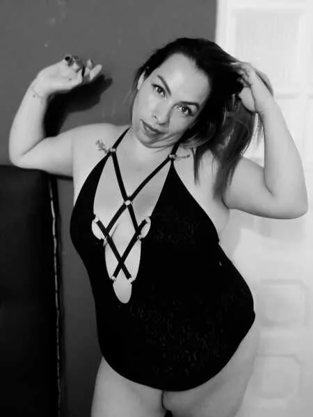 Live sex webcam photo for JuliethaKumari #6314606