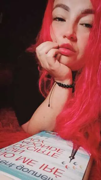 Live sex webcam photo for NicholeN18 #6359336