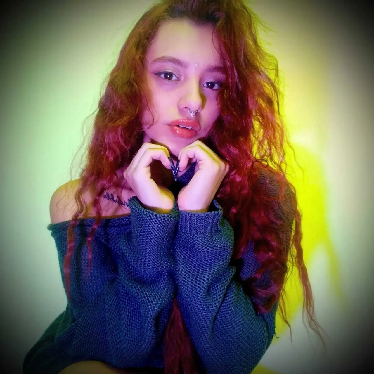 Live sex webcam photo for roxydubois #7414536