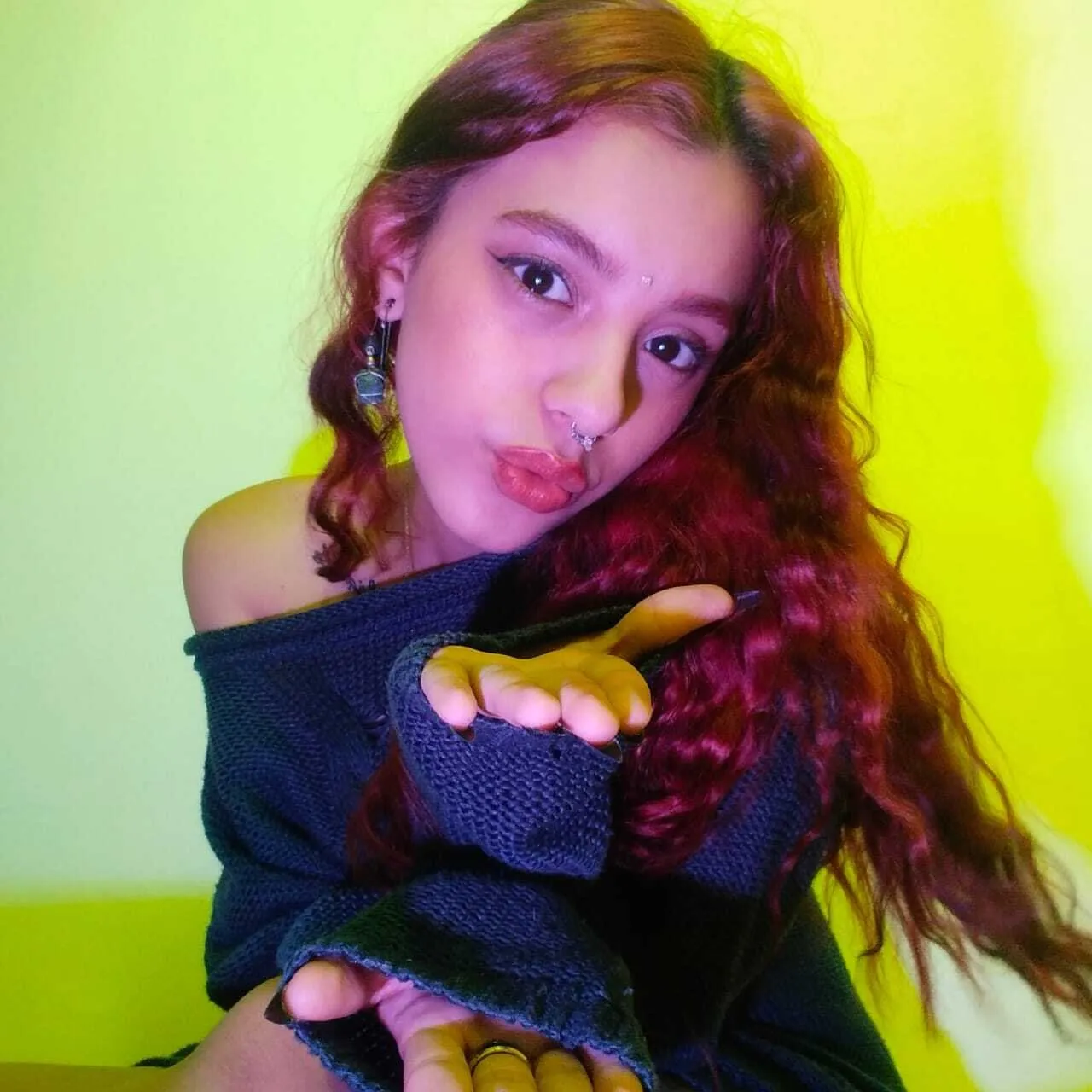 Live sex webcam photo for roxydubois #7414537